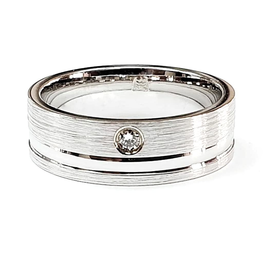 Брачна халка бяло злато и диамант 0,03 к.