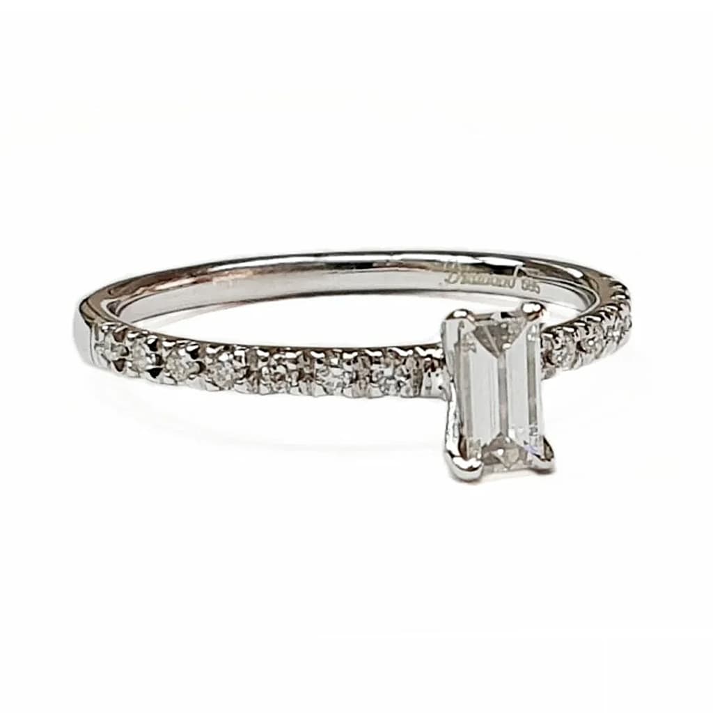 Годежен пръстен от бяло злато с форма Багет и диаманти 0,29 карата