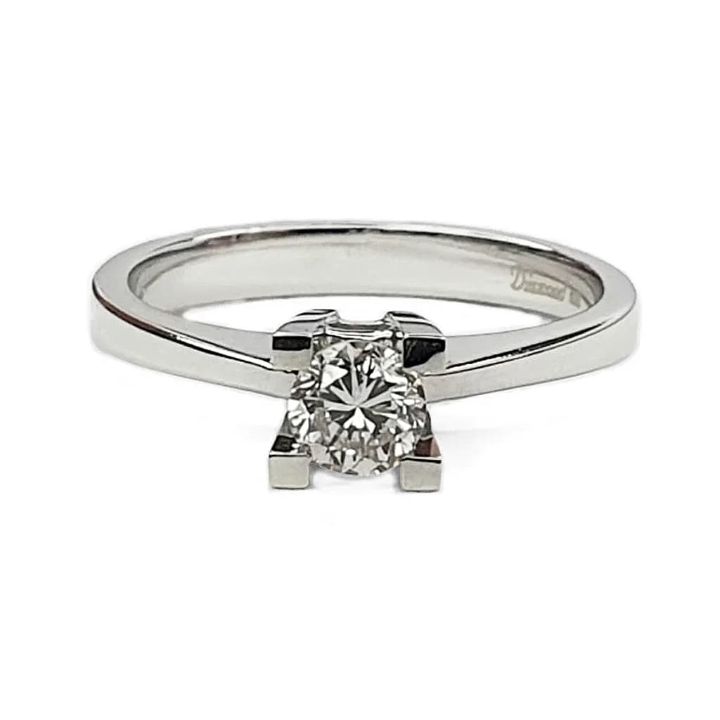 Годежен пръстен от бяло злато с диамант 0,37 карата